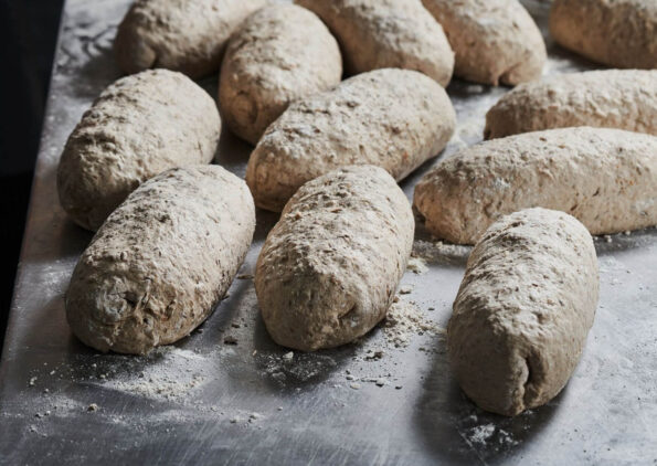 איך מכינים לחם מחמצת?