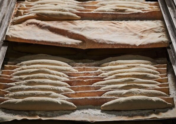 איך מכינים לחם מחמצת?