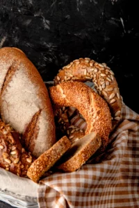 מאפייה לידי בראש העין עם מאפים ולחמים טריים