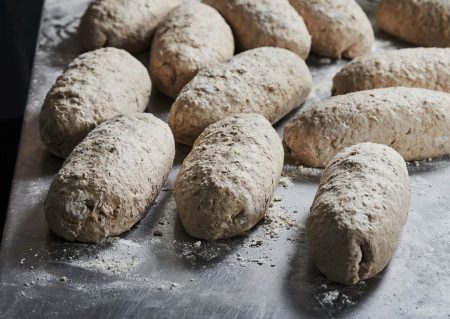 איך מכינים לחם מחמצת?